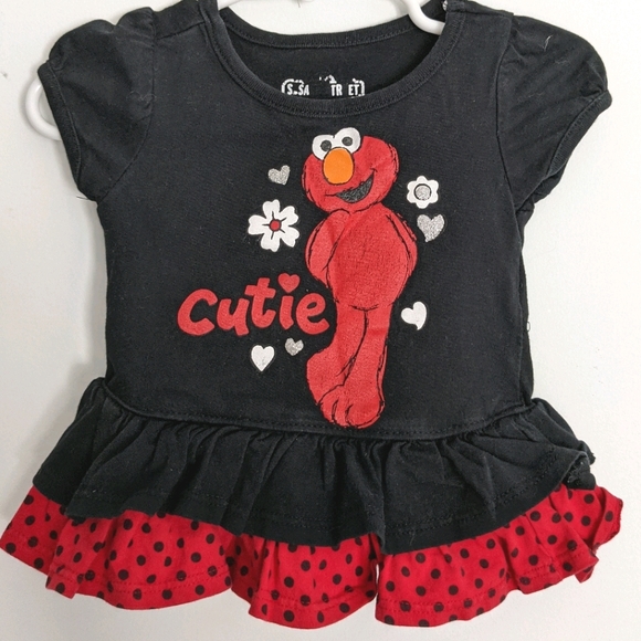 Sesame Street Other - Elmo cutie black and red ruffle tee-shirt